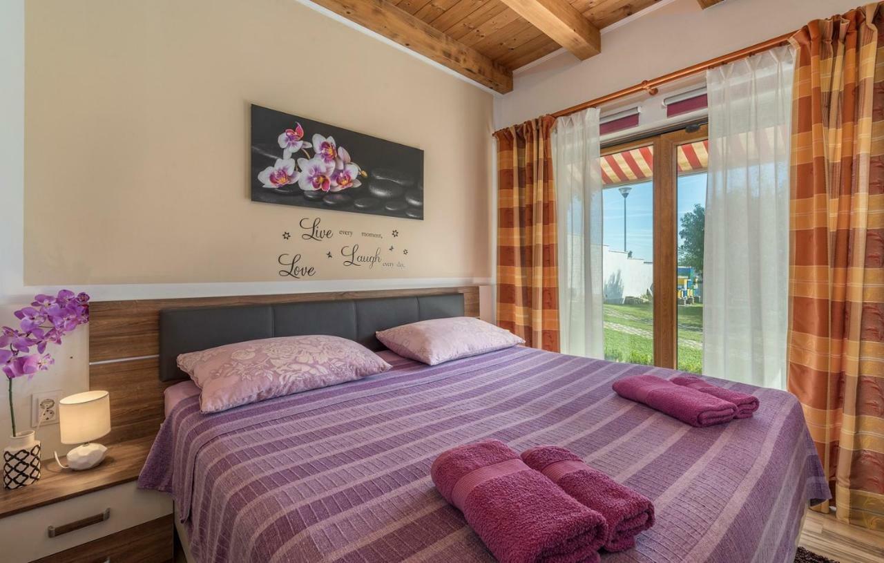 Holiday House Antonio Porec Esterno foto